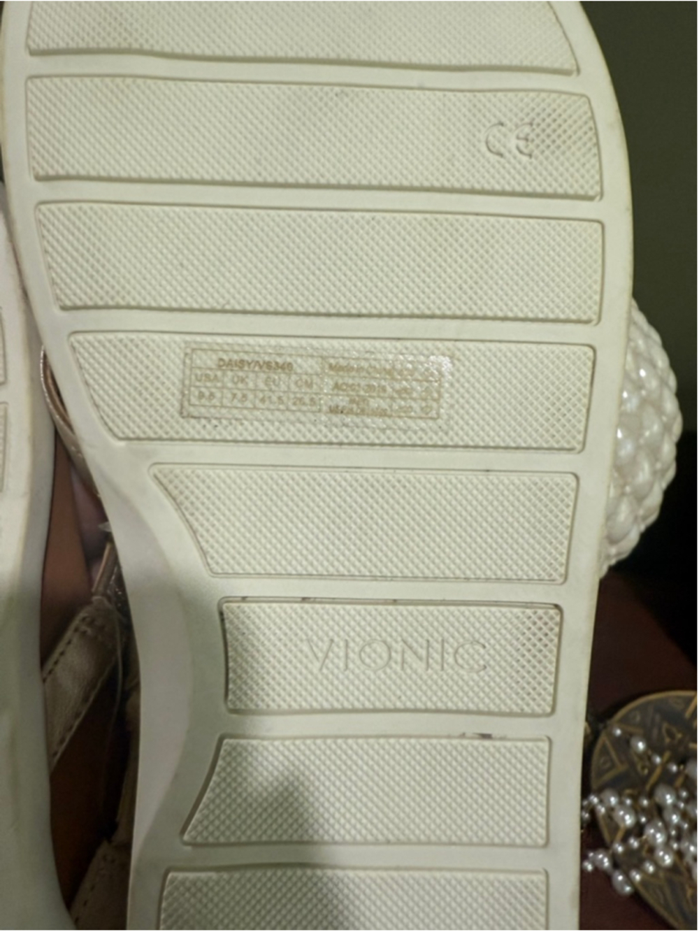Vionic Daisy Sandals 9.5 - Picture 4 of 5